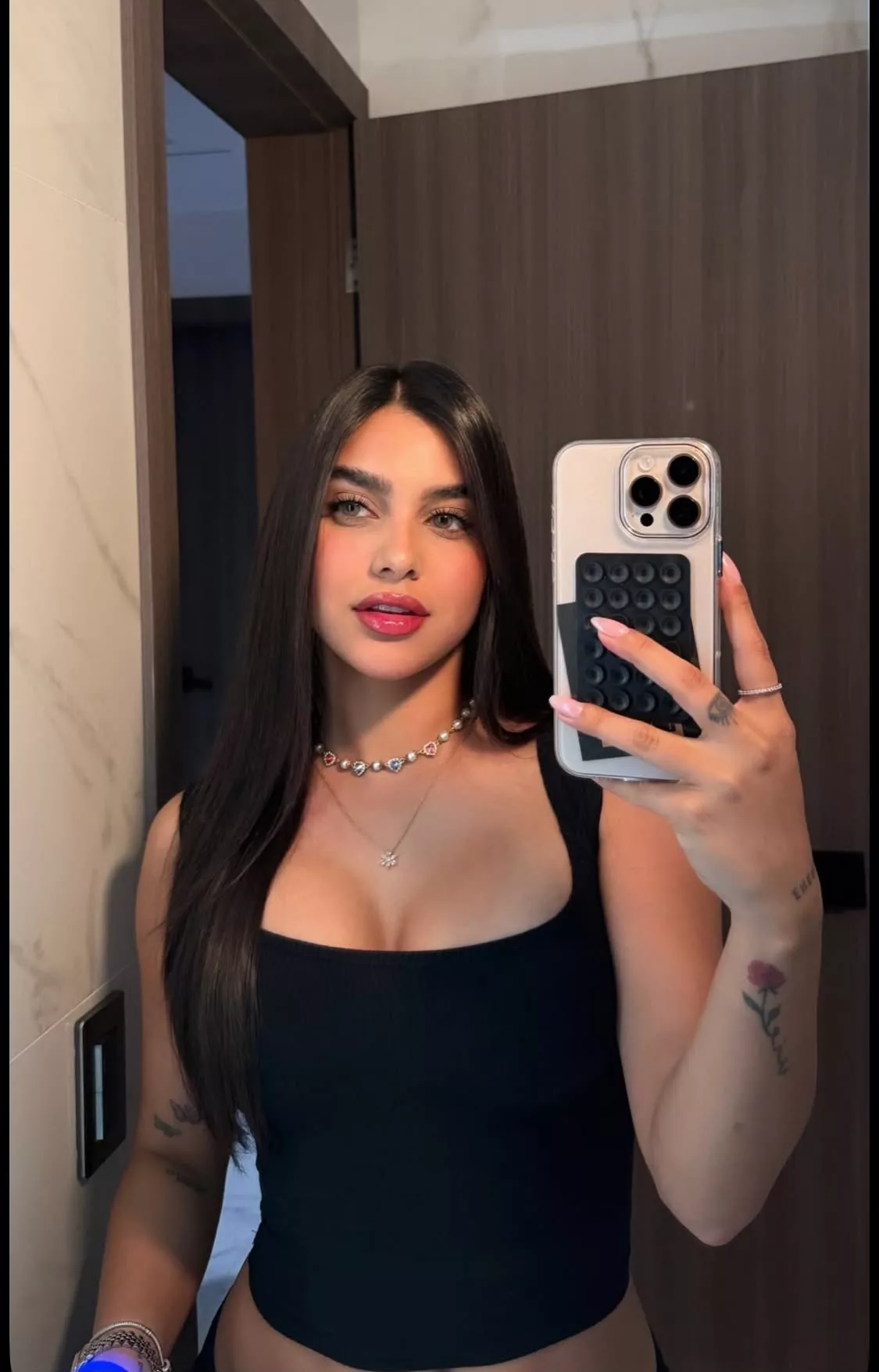 Maltepe Escort Asya – 25 Yaşında Kendi Kurallarını Oluşturan Bir Kadın
