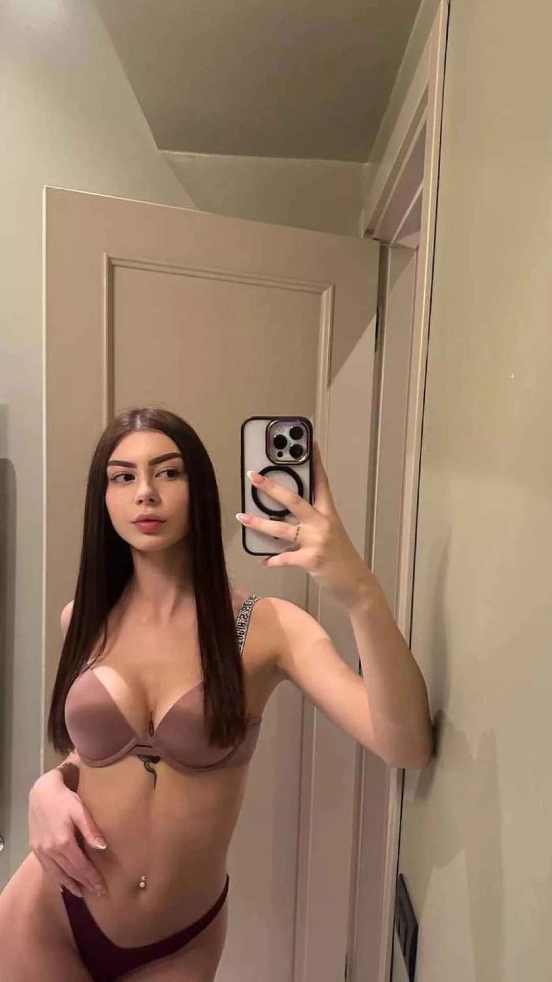 Başıbüyük’ Escort Feride İle Keyifli bir Akşam.